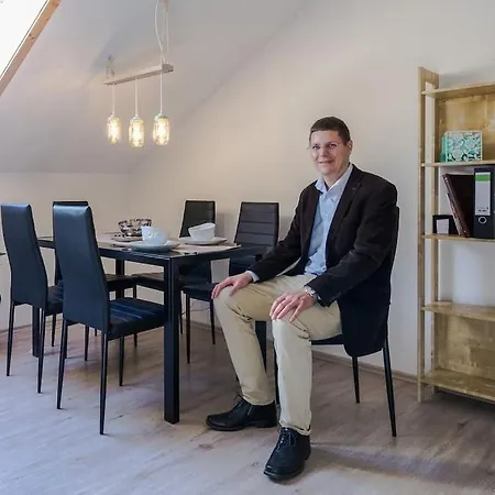 Newly Renovated Apartamento